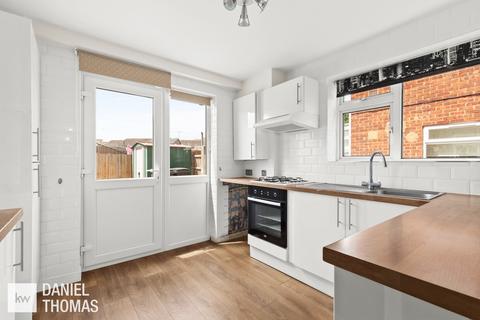 12 Cedar Walk, Waltham Abbey, EN9 1SG