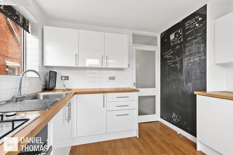 12 Cedar Walk, Waltham Abbey, EN9 1SG