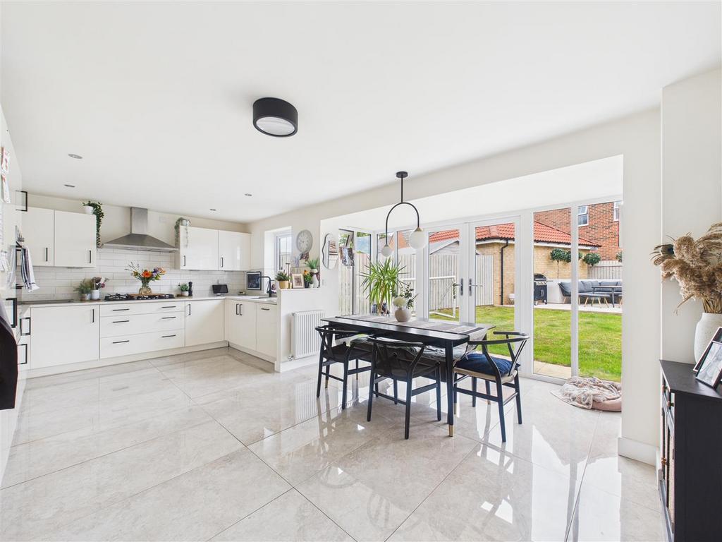 Dining kitchen