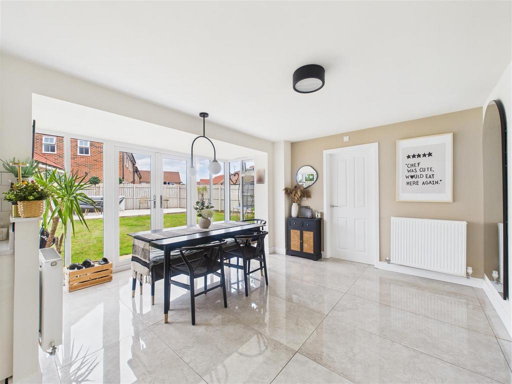 Dining kitchen