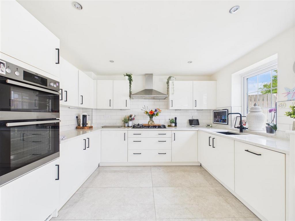 Dining kitchen