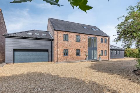 Chain Free in Wisbech St. Mary