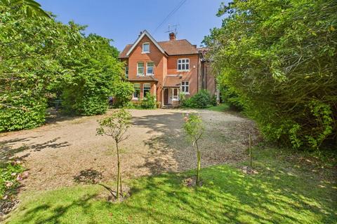 Oathall Road, Haywards Heath, RH16