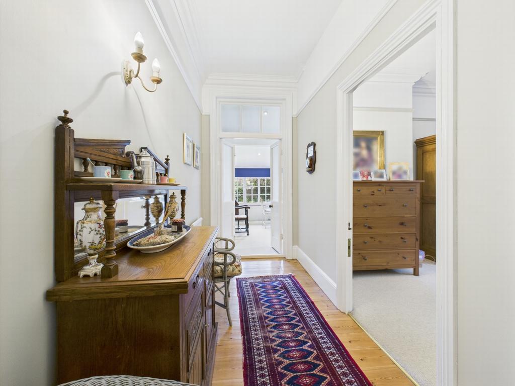 Entrance hall 2