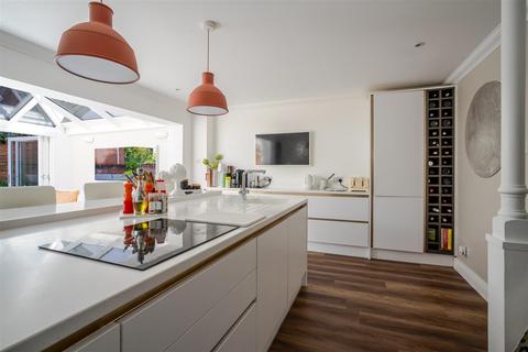 4 bedroom townhouse to rent, Chapel Square, Virginia Water