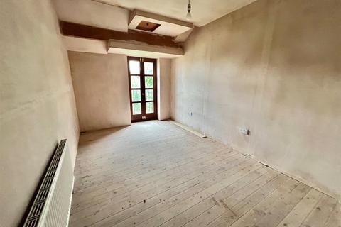 Plot for sale, Land with Barn, to the rear of 41 Quarmby Road, Huddersfield
