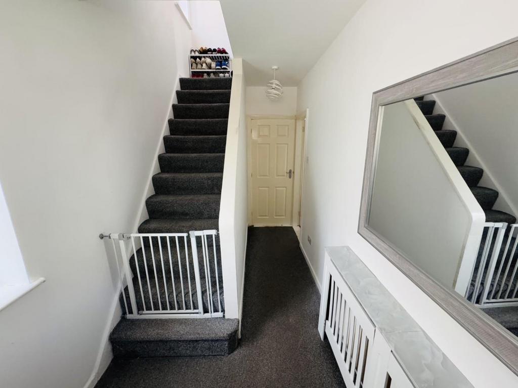 ENTRANCE HALL.jpg