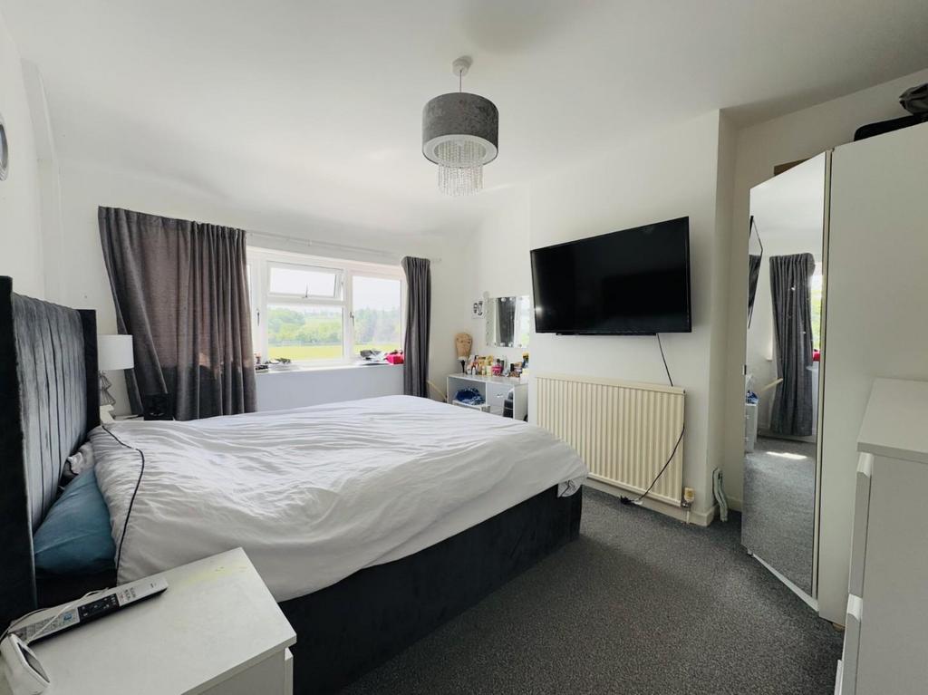 BEDROOM ONE.jpg