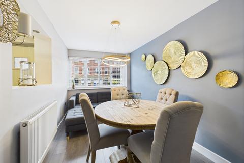 undefined, Ferndale, Hyde, Cheshire, SK14