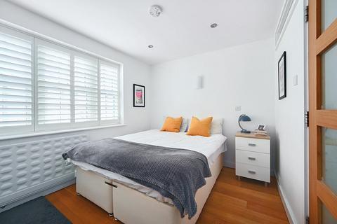 2 bedroom semi-detached house to rent, Marine Gardens, Brighton BN2