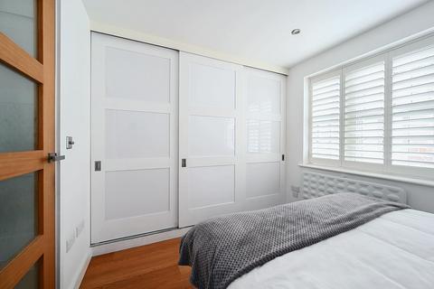 2 bedroom semi-detached house to rent, Marine Gardens, Brighton BN2
