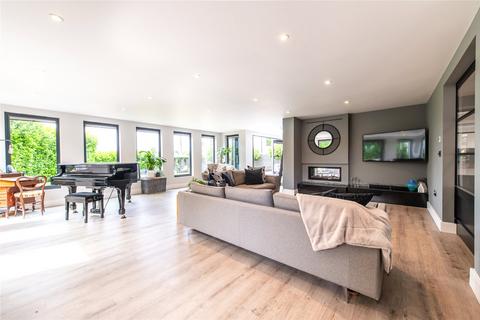 1 Southfields Green, Gravesend, DA11 7AD