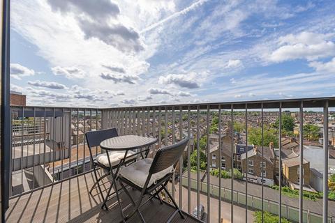 2 bedroom maisonette for sale, Acre Lane, SW2