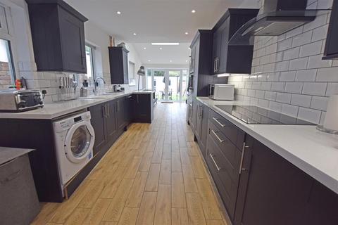 3 bedroom terraced house for sale, Heathfield Road, Heath/Gabalfa, Cardiff