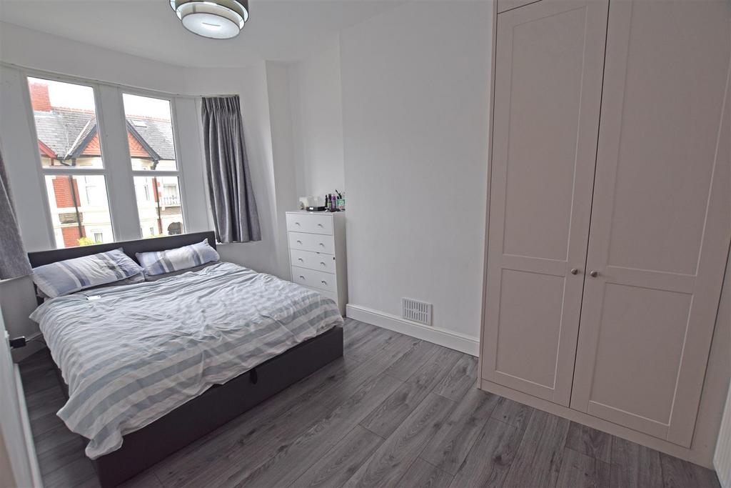 Bedroom 1.jpg
