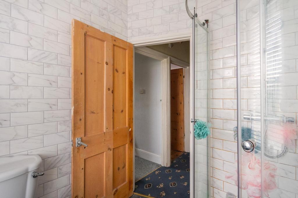 3 F4 AHD - Shower Room A.jpg