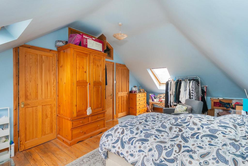 3 F4 AHD - Bedroom H.jpg