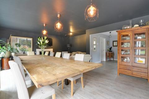 undefined, Kilnwood Close, Faygate, RH12