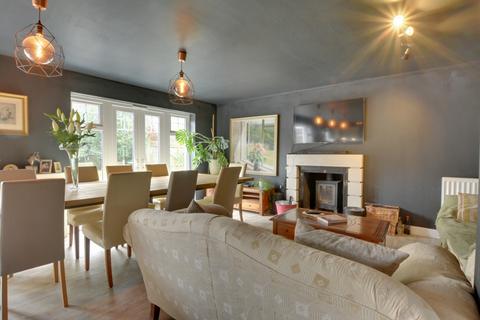 undefined, Kilnwood Close, Faygate, RH12