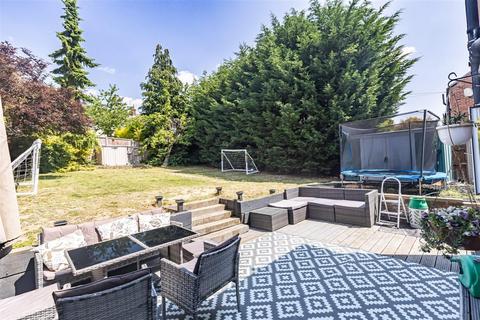 undefined, Beaconfield Road, Epping