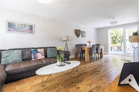 undefined, Beaconfield Road, Epping