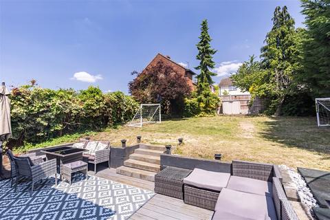 3 bedroom semi-detached house for sale, Beaconfield Road, Epping