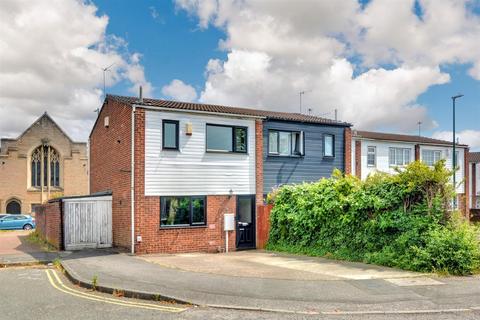 31 Brook Close, Nottingham, NG6 8NL