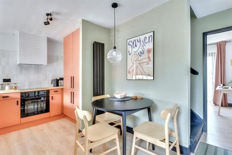 31 Brook Close, Nottingham, NG6 8NL