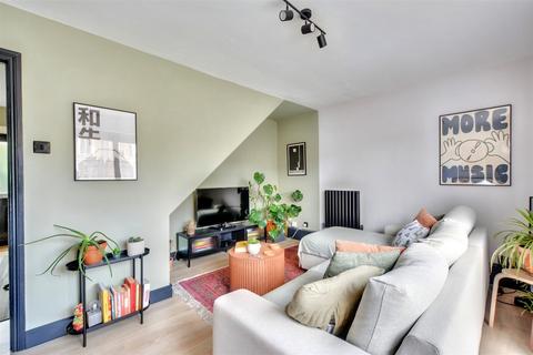 31 Brook Close, Nottingham, NG6 8NL