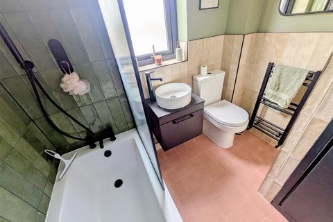 31 Brook Close, Nottingham, NG6 8NL