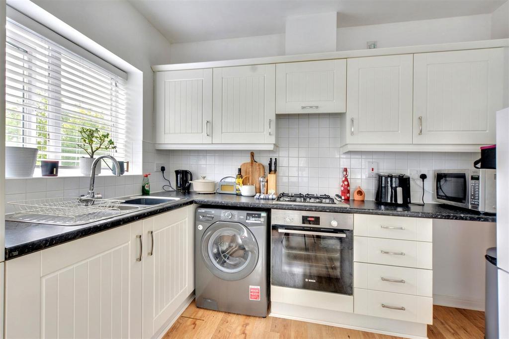 Kitchen 2.jpeg