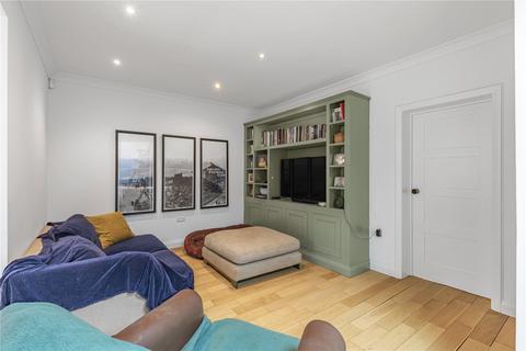 7 Beresford Avenue, Twickenham, TW1 2PY