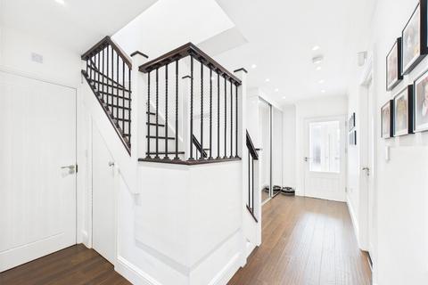 2 Canberra Close, Hornchurch, RM12 5TR