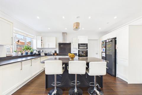 2 Canberra Close, Hornchurch, RM12 5TR