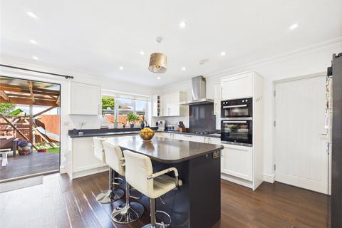 2 Canberra Close, Hornchurch, RM12 5TR