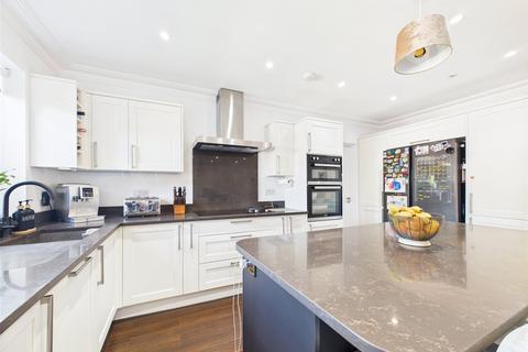 2 Canberra Close, Hornchurch, RM12 5TR