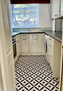 29 Beechcroft Close, Streatham, London, SW16 2EW