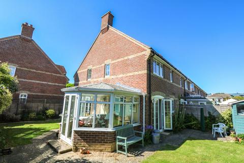 9 Fountain Square, Hayling Island, PO11 0FB