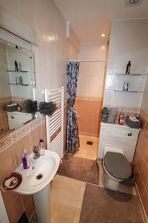 9 Fountain Square, Hayling Island, PO11 0FB