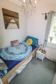 9 Fountain Square, Hayling Island, PO11 0FB