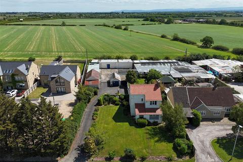 3 bedroom detached house for sale, Middleton Road, Sadberge, DL2 1RN