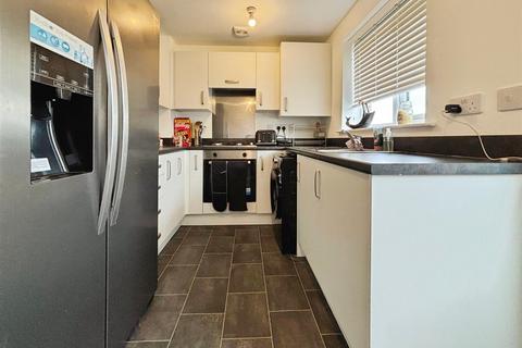 2 bedroom semi-detached house for sale, Blackthorne Cl, Bradford BD2