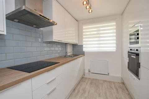 1 bedroom apartment for sale, Park Street Lane, Park Street, AL2