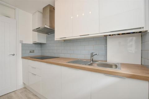 1 bedroom apartment for sale, Park Street Lane, Park Street, AL2