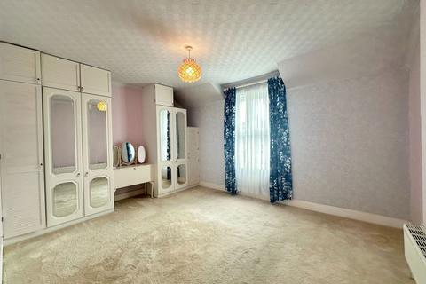 27 Bay View, Paignton, TQ3 2DL