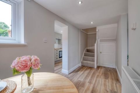 2 bedroom end of terrace house for sale, Worcester Road, Bromsgrove, B61