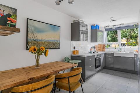 9 Stacy Path, London, SE5 7SL