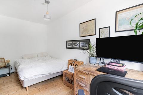 9 Stacy Path, London, SE5 7SL