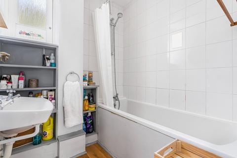 9 Stacy Path, London, SE5 7SL