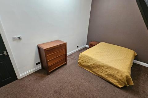 4 bedroom flat share to rent, Room 4, St Johns House, Merrion Street, Leeds, LS2 8JE